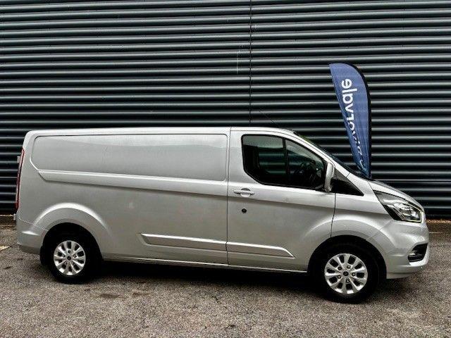 Ford Transit Custom image 11